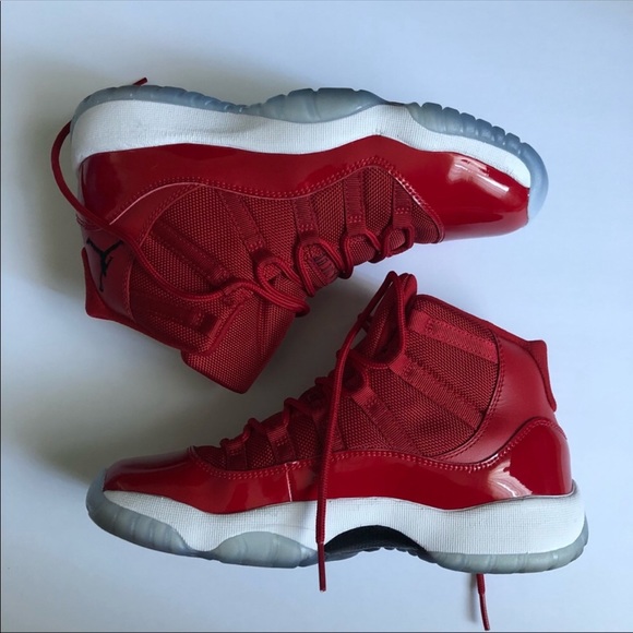 Jordan 11 - Picture 2 of 3